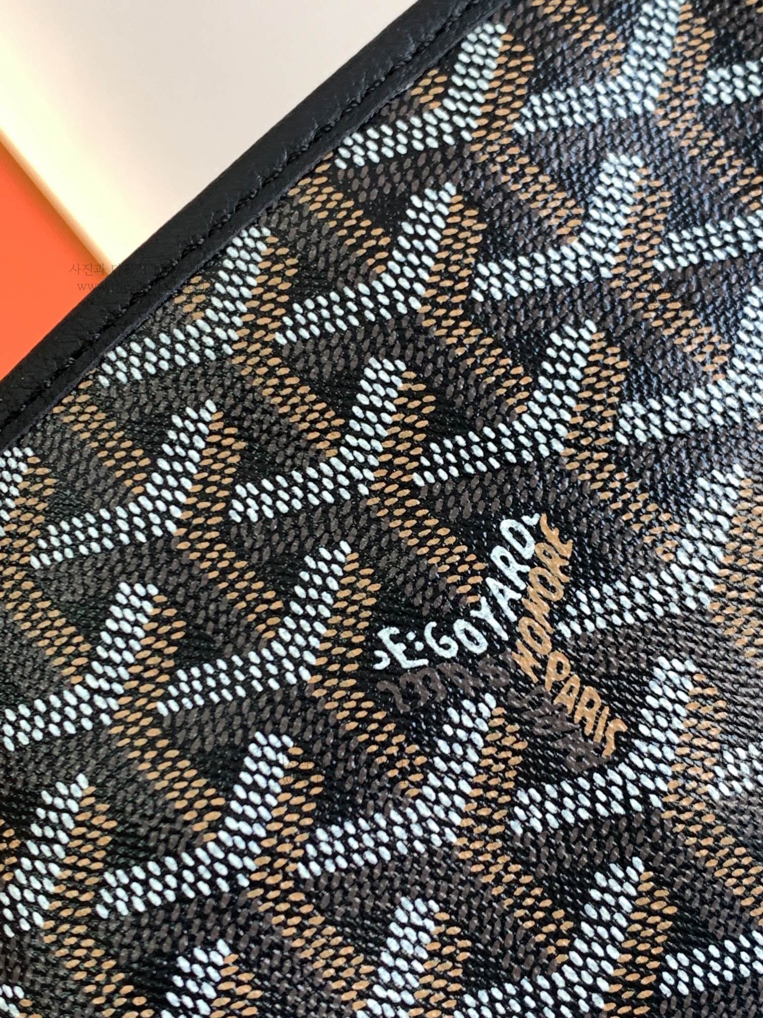 e323d687596531b7b3b9f57d2f876cfa_1760370217_03.jpg e323d687596531b7b3b9f57d2f876cfa_1760370217_03.jpg