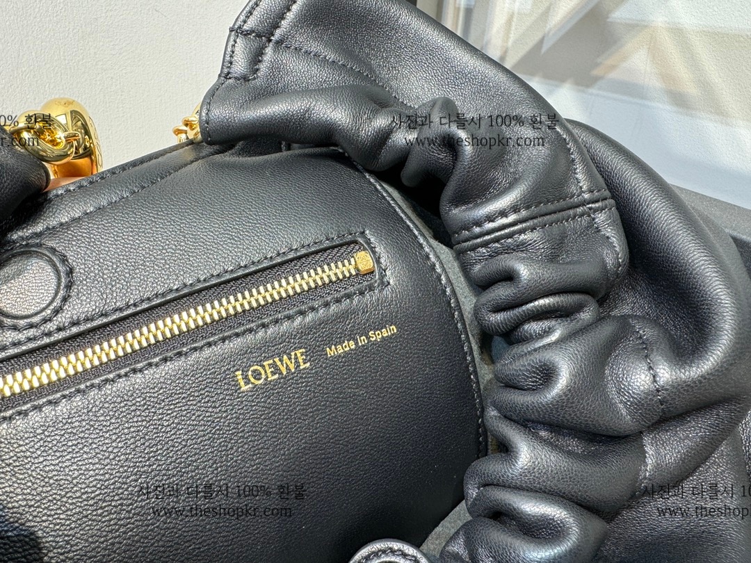 (지핀) 로에베 스몰 스퀴즈 백