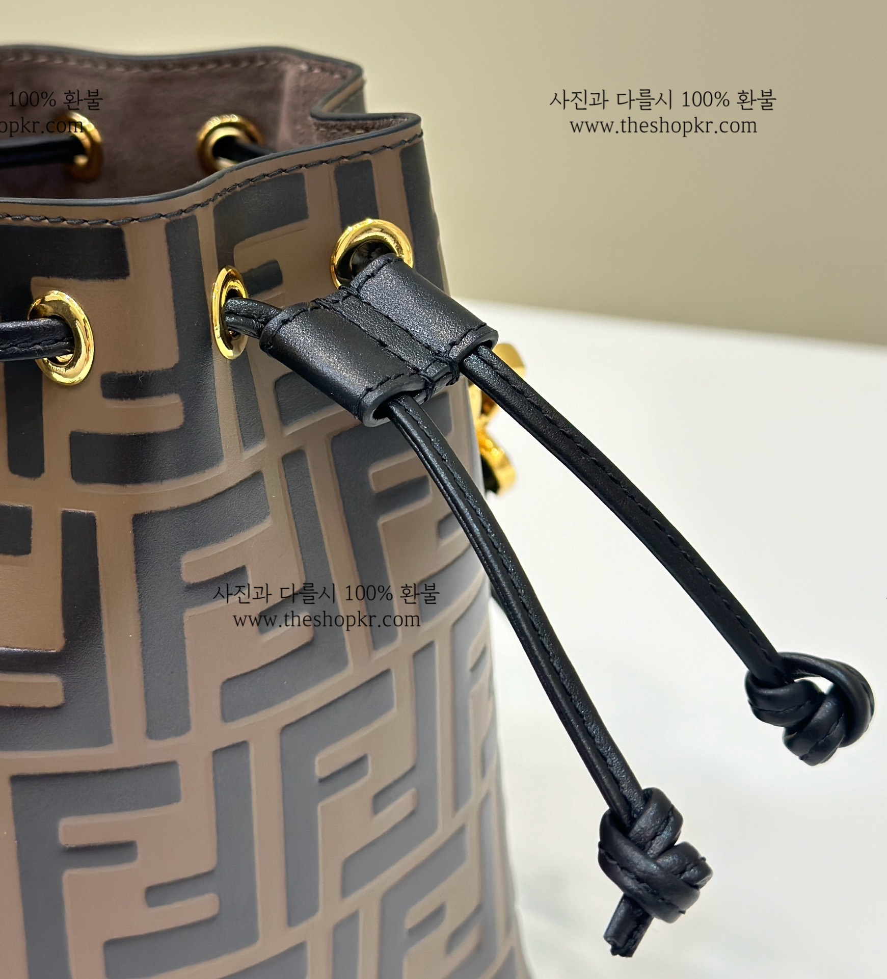 (니콜) 펜디 몬트레조 미니 버킷 백