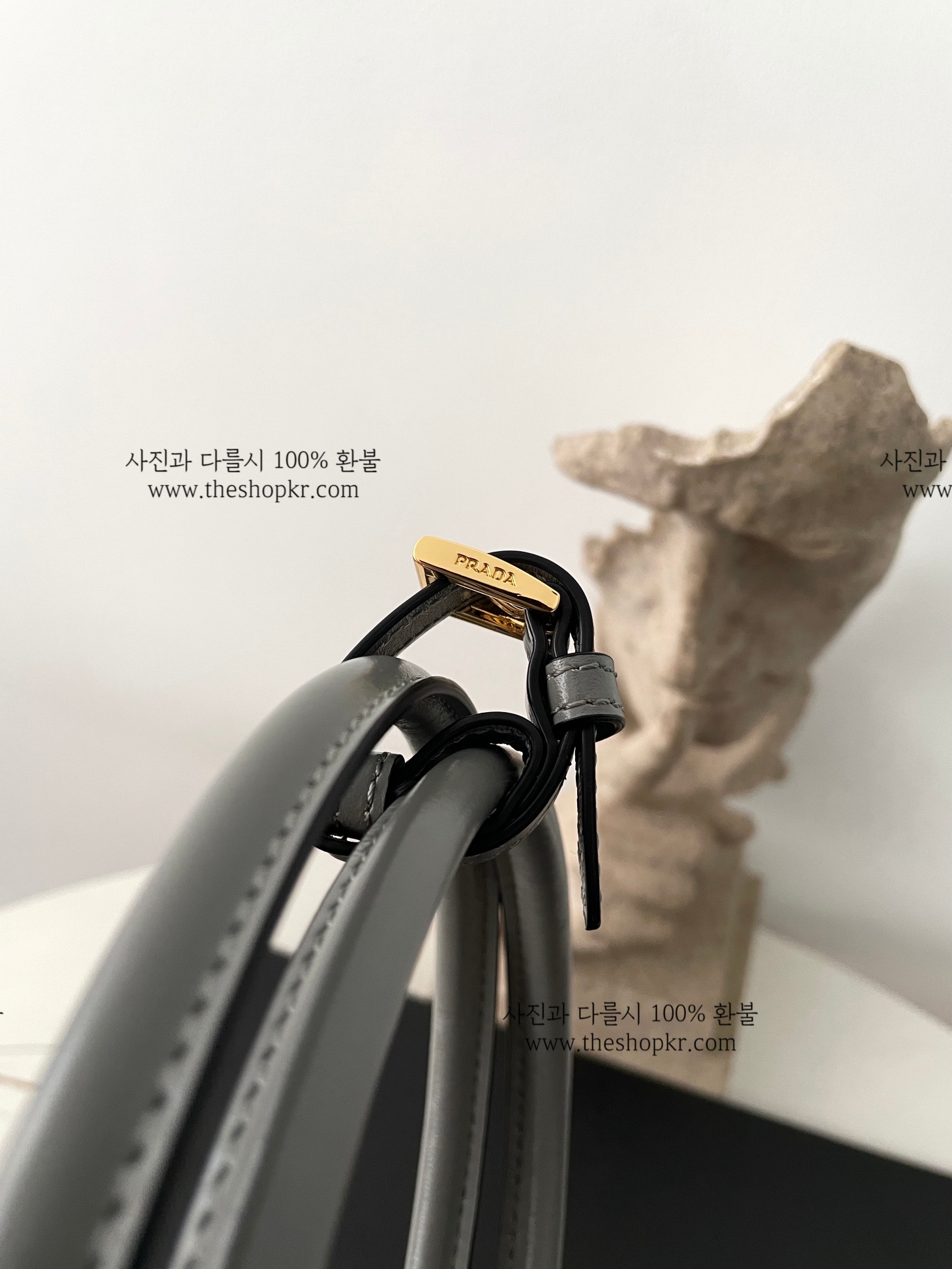 (블프) 프라다 럭스 미듐 핸드 백