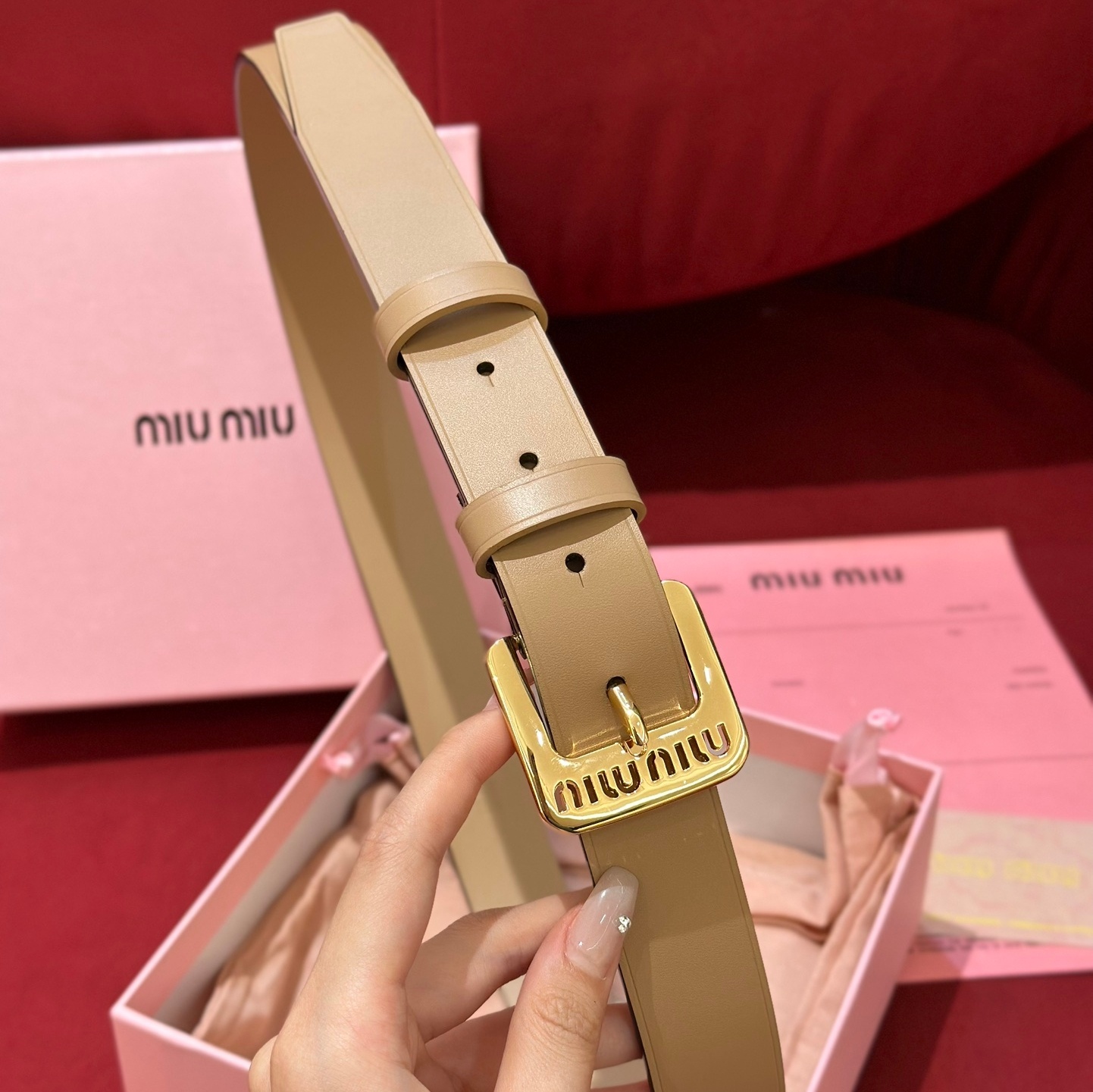 (찡댄) 미우미우 펀칭 로고 가죽 벨트