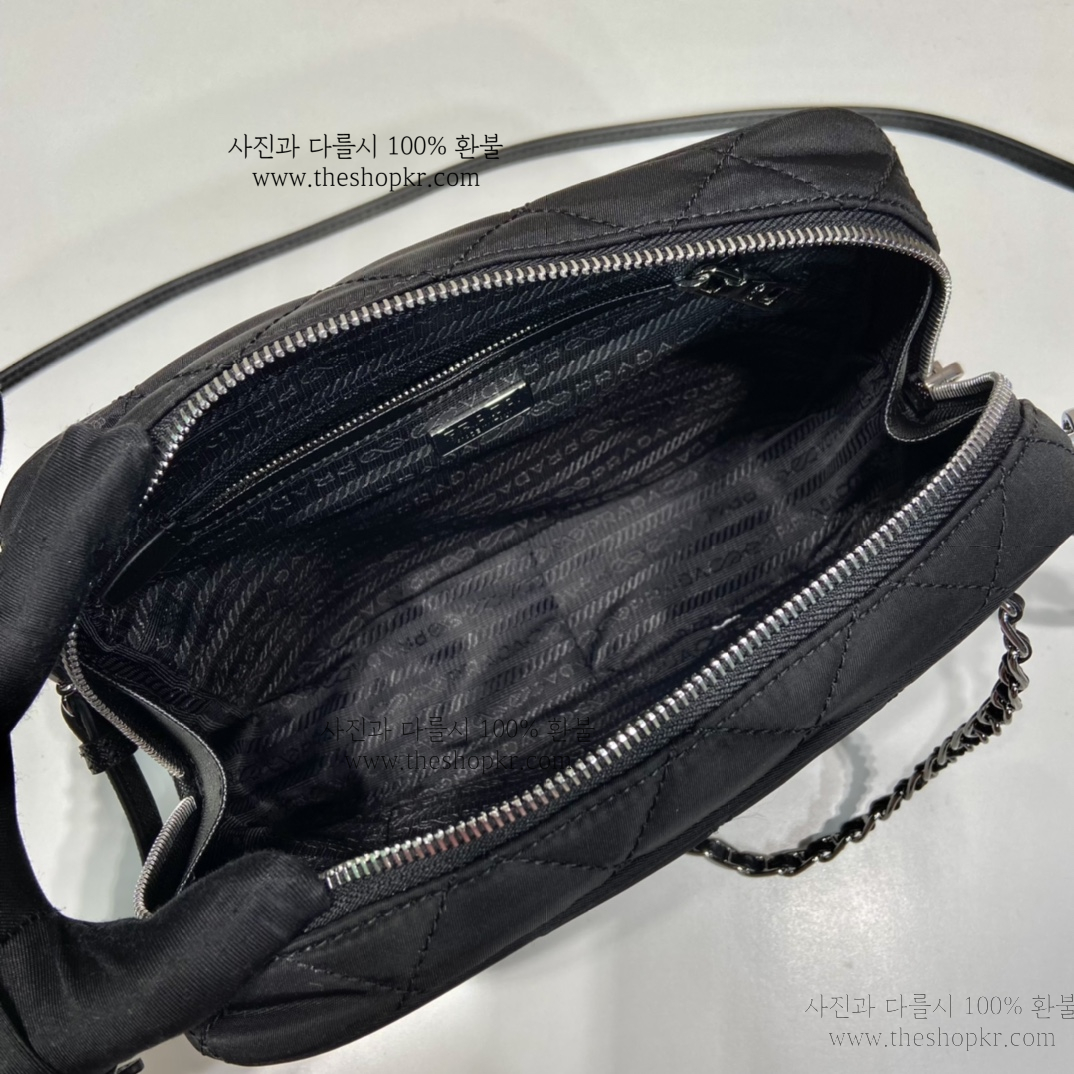 프라다 리나일론 스몰 퀄팅 체인 백