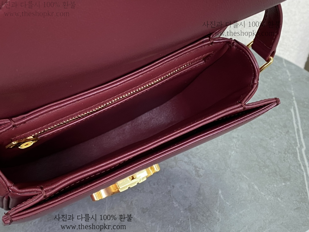(흰고래) 셀린느 베사체 틴 크로스 백