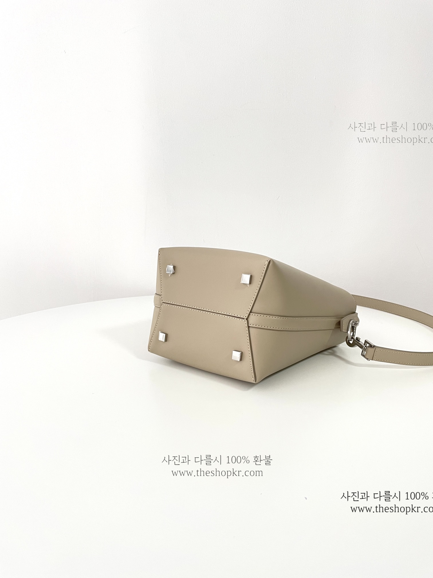 (블프) 생로랑 LE 37 스몰 백