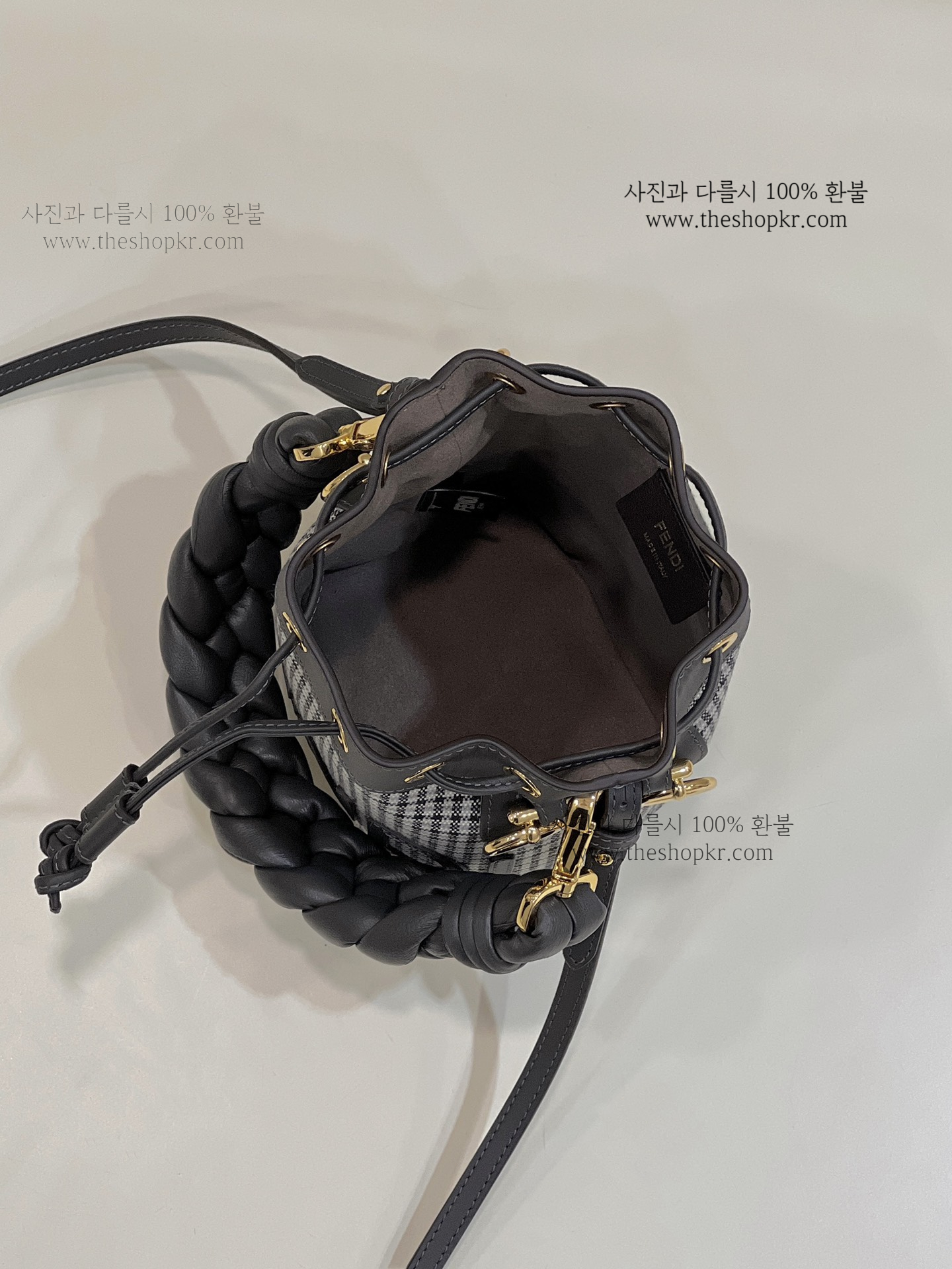 (니콜) 펜디 몬트레조 레이 피에 미니 버킷 백