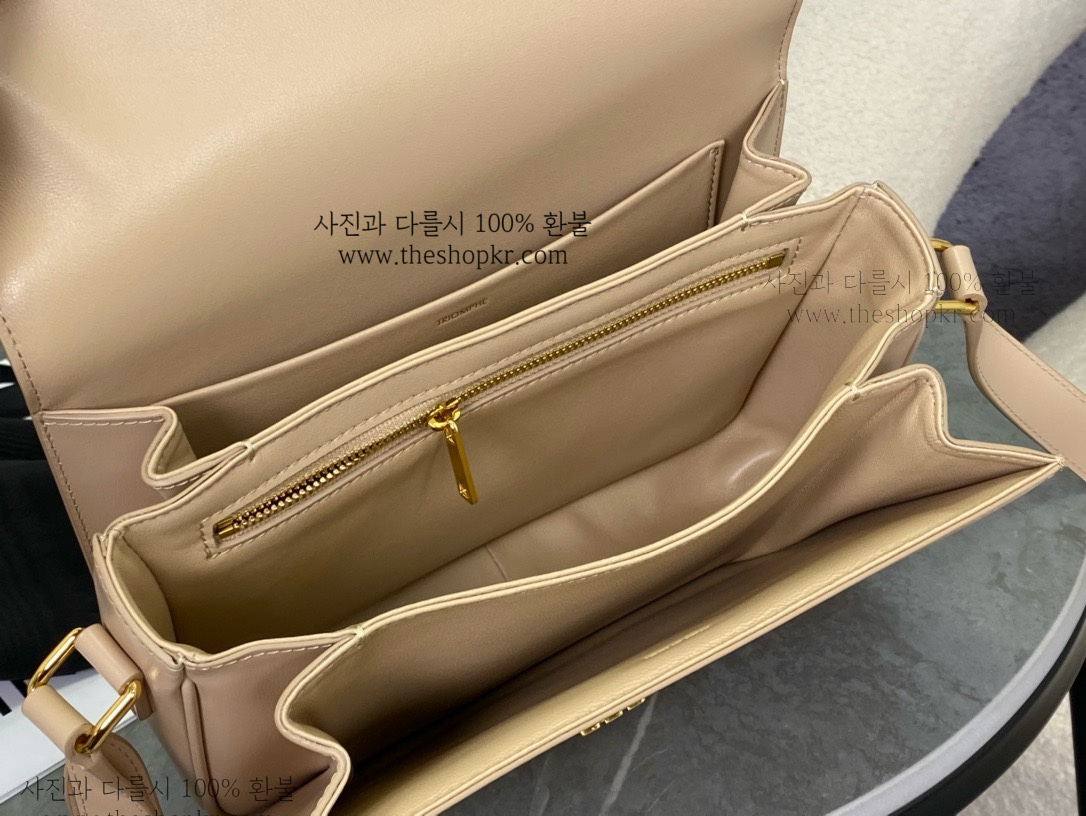 (흰고래) 셀린느 클래식 트리옹프 백