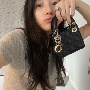 수지 디올 레이디 마이크로 백