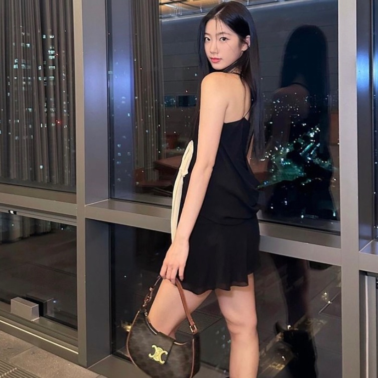 카즈하 셀린느 미듐 아바 트리옹프 백
