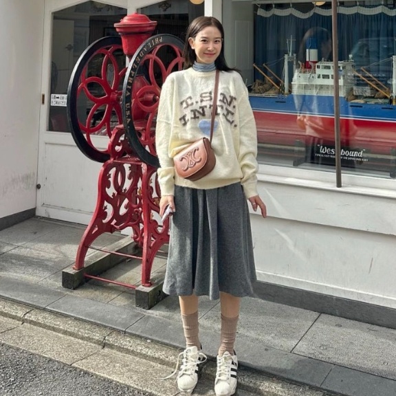 장희령 셀린느 트리옹프 폴코 백