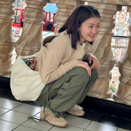 이시영 미우미우 뉴발란스 530 운동화