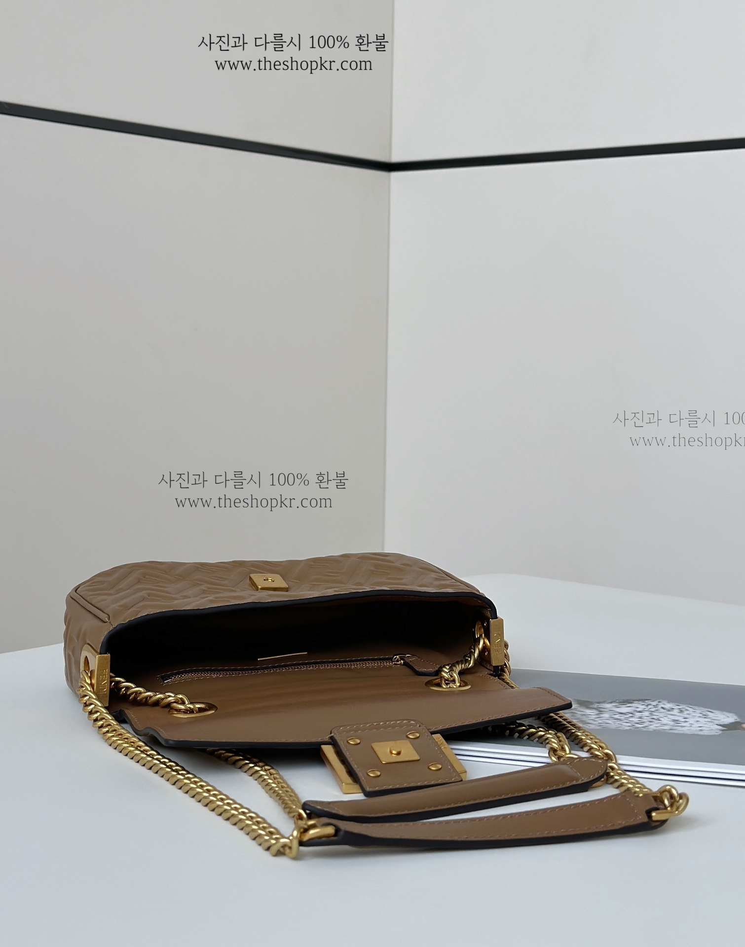 (니콜) 펜디 미듐 바게트 체인 숄더 백