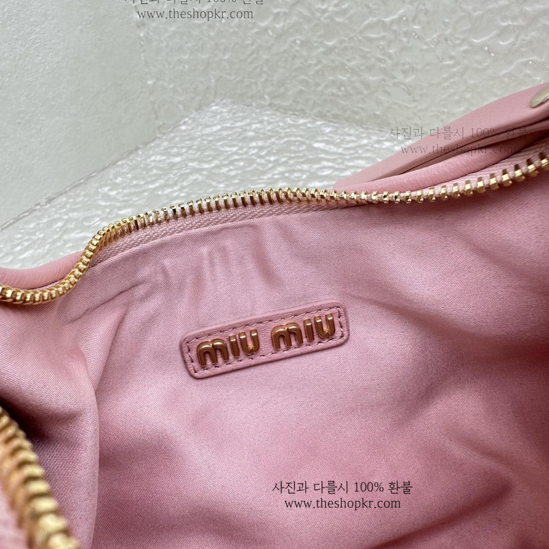 (카타) 미우미우 스몰 완더 호보 백