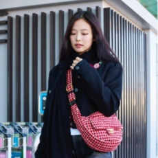제니 샤넬 코코네쥬 호보 크로스 백