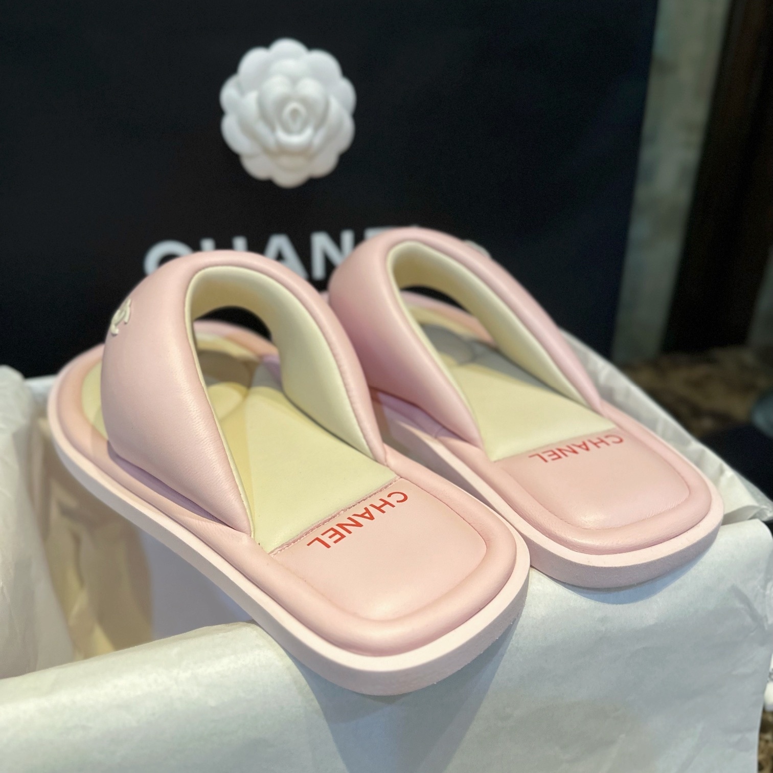 (해피) 샤넬 22k 퍼프 플립플랍