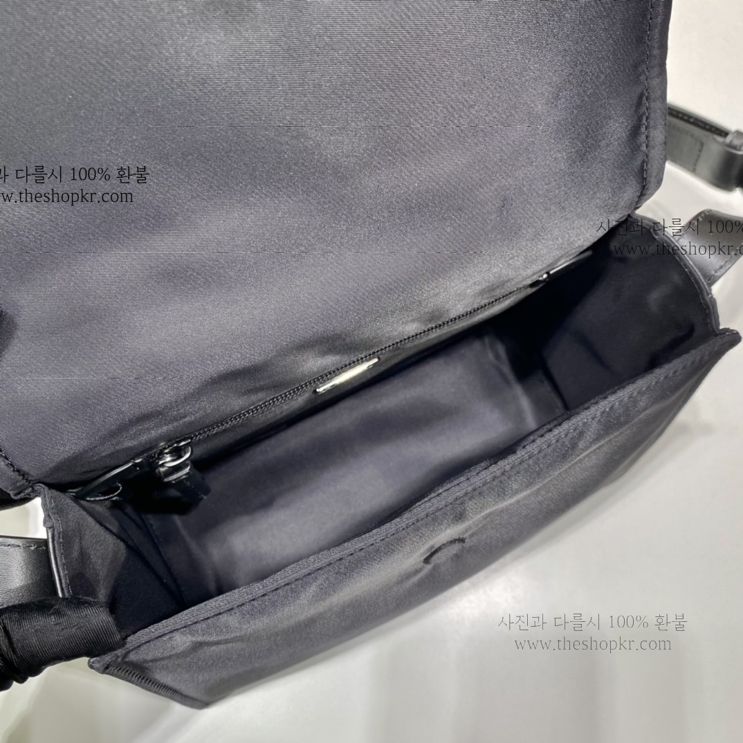 (야오) 프라다 스몰 패딩 리나일론 숄더 백