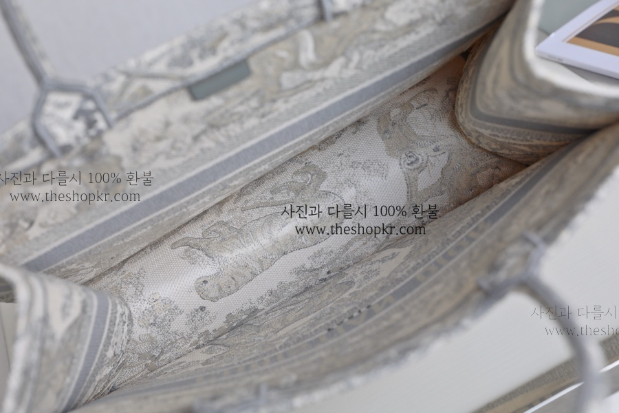 (닥터) 디올 라지 북토트 백