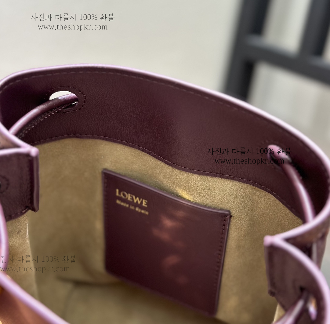 (지핀) 로에베 페블 파우치