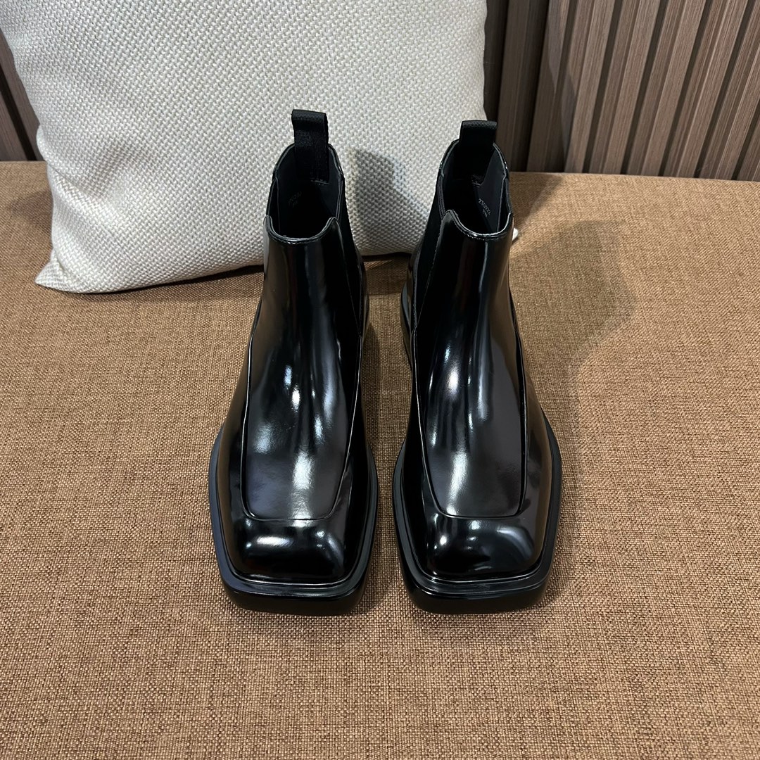 (아이유) 프라다 스퀘어 첼시 부츠