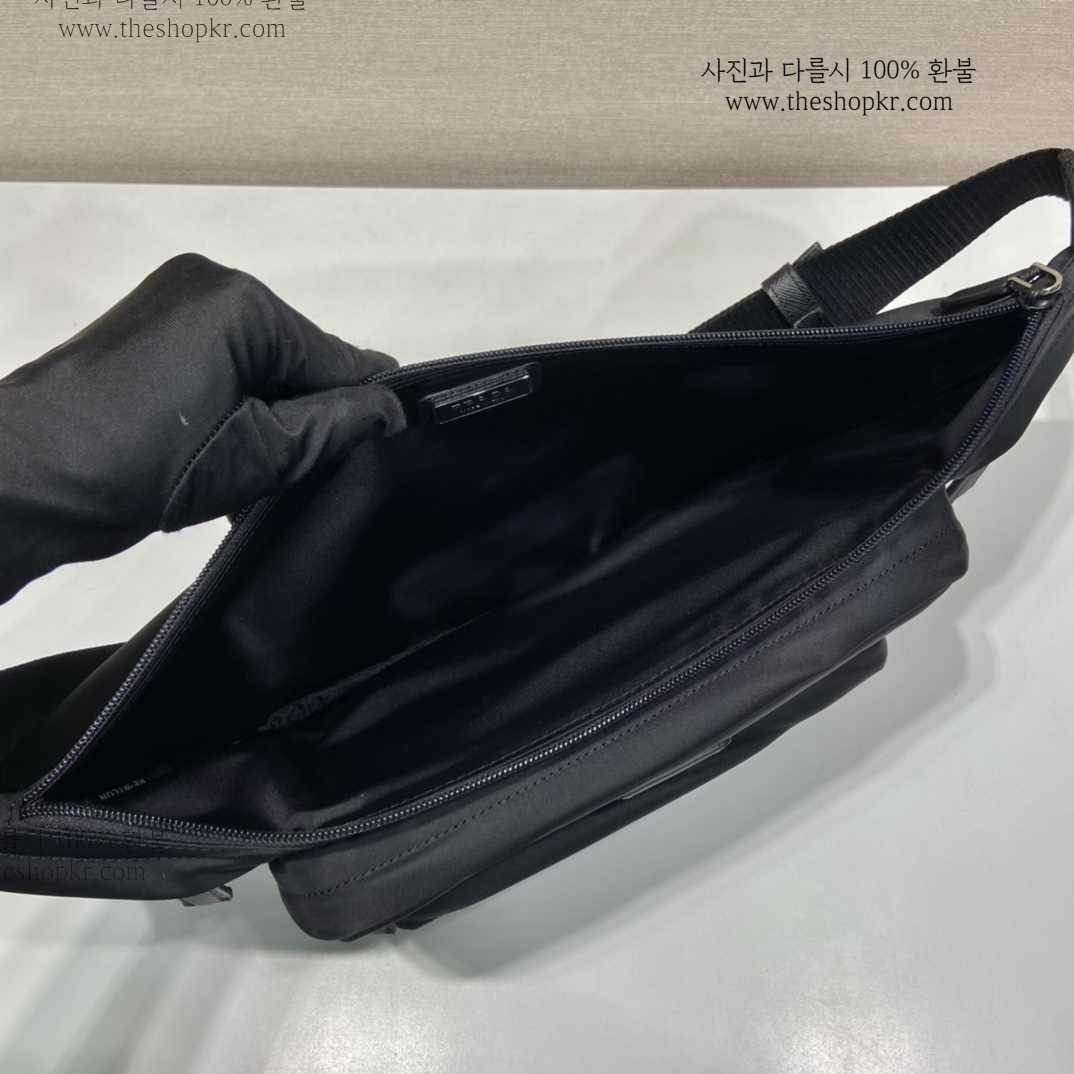 (야오) 프라다 미듐 리나일론 벨트 백