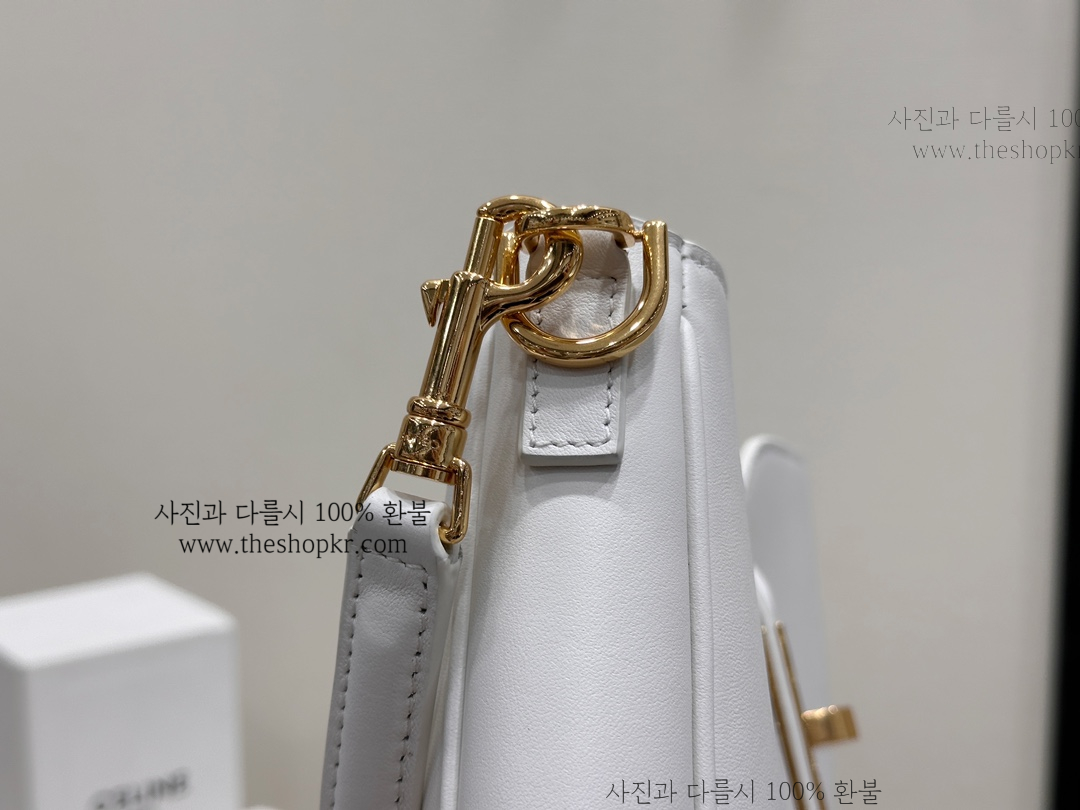 (흰고래) 셀린느 스몰 소프트 16 까미유 백