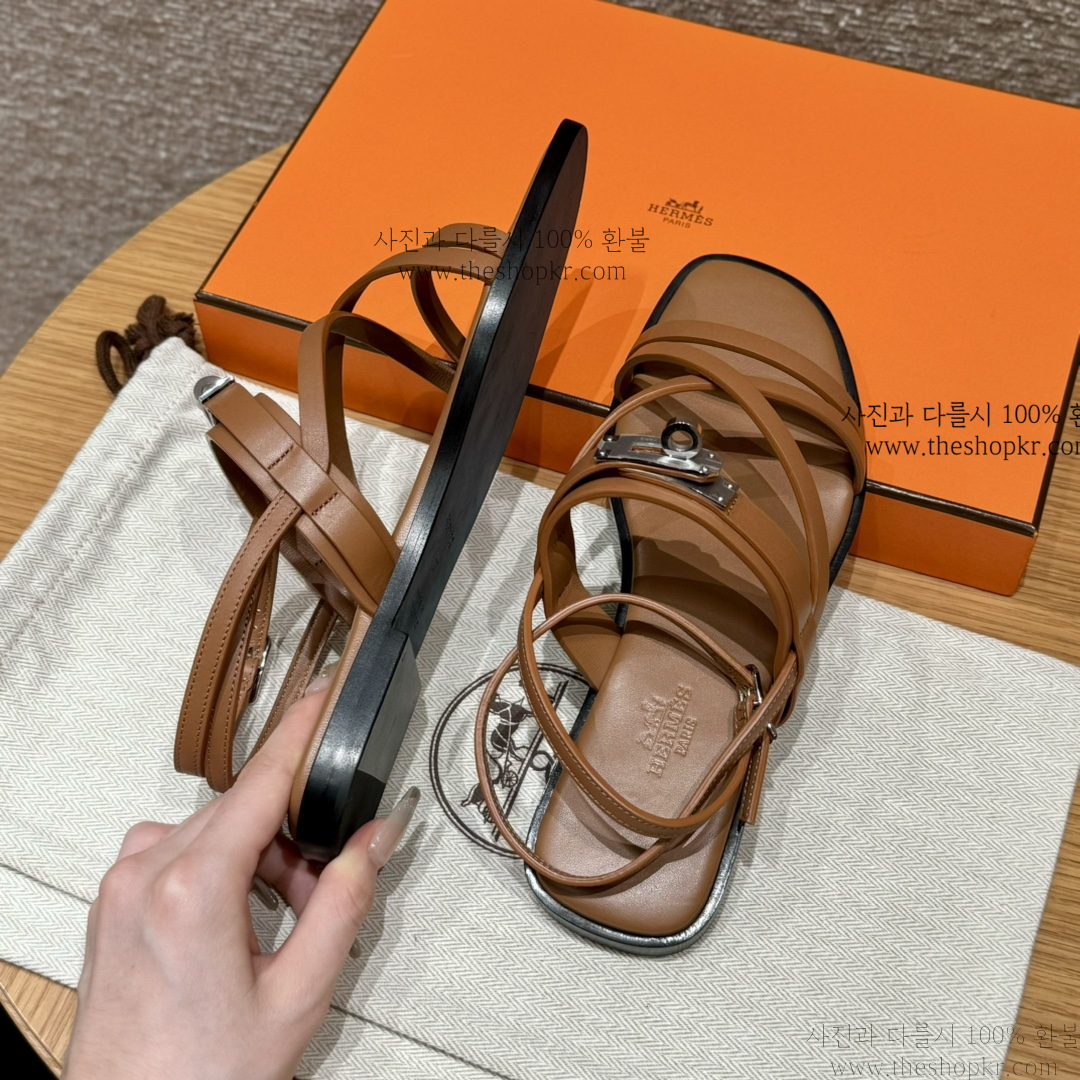 (찡댄) 에르메스 준 켈리 스트랩 샌들