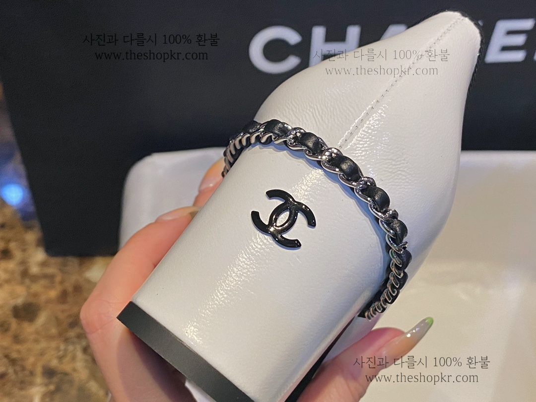(해피) 샤넬 로고 체인 펌프스 힐