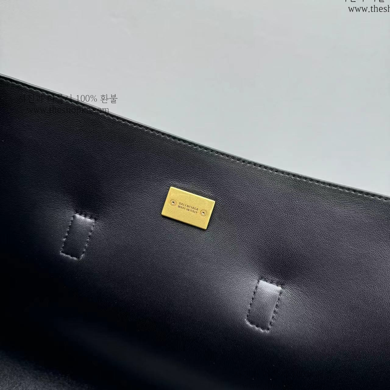 (카타) 발렌시아가 벨 에어 미듐 캐리 올 백