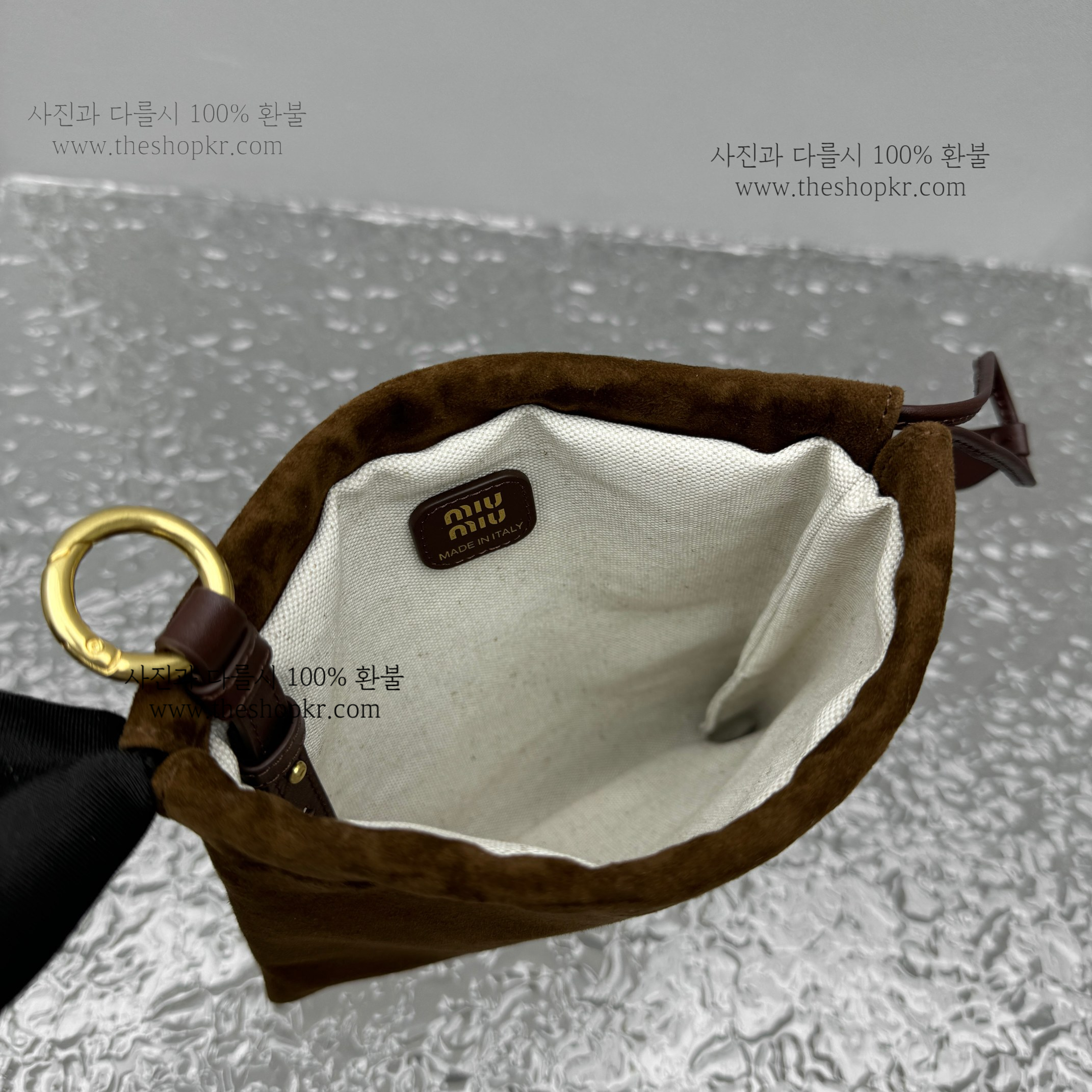 (카타) 미우미우 스웨이드 파우치