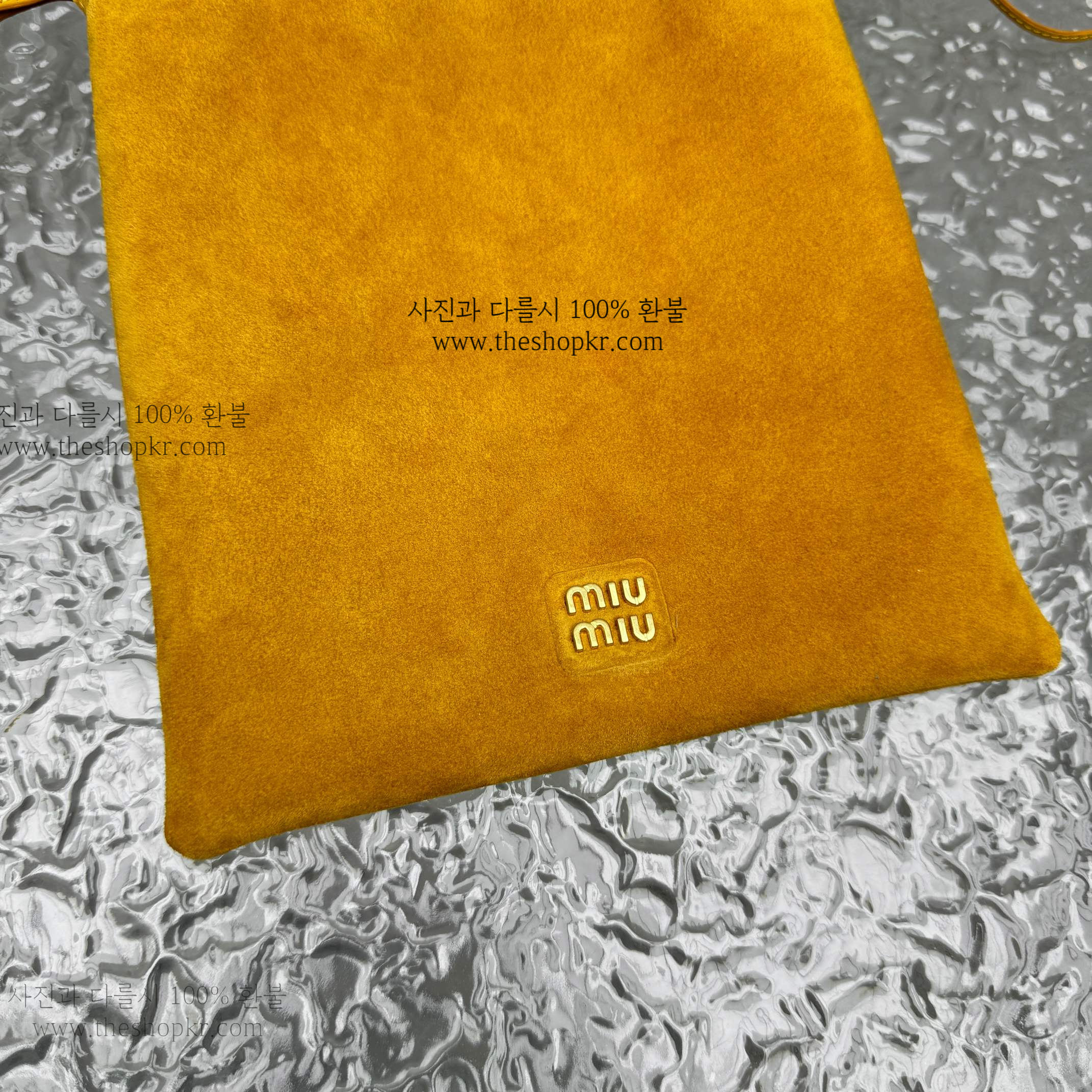 (카타) 미우미우 스웨이드 파우치