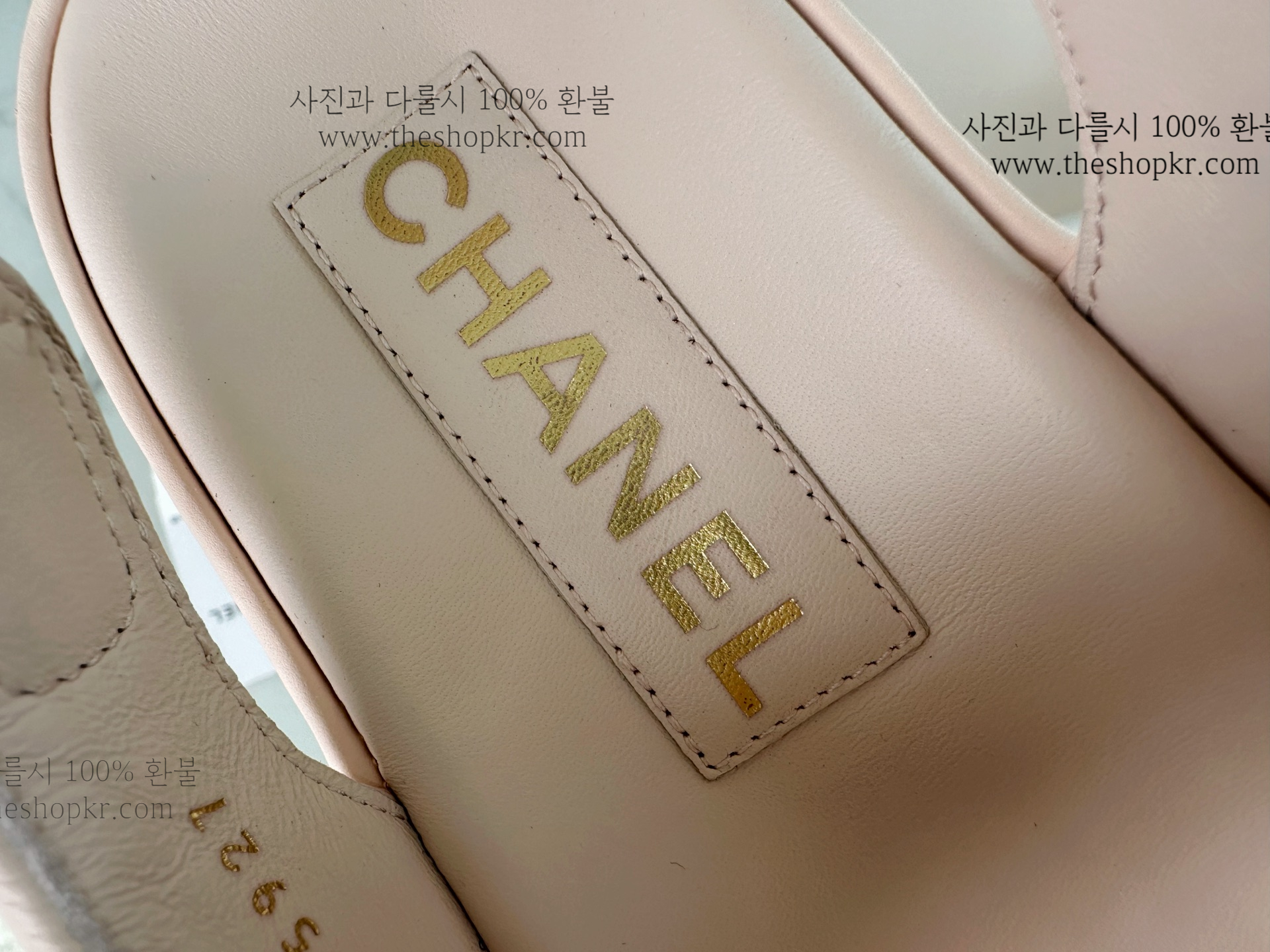 (해피) 샤넬 cc 버튼 벨크로 샌들