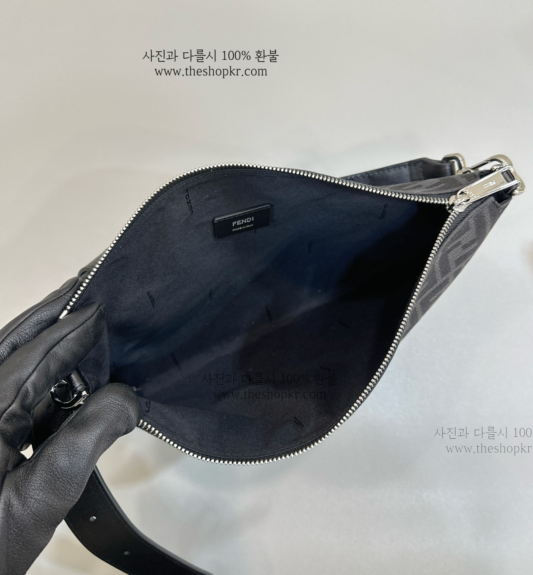 (니콜) 펜디 FF 자카드 숄더 백