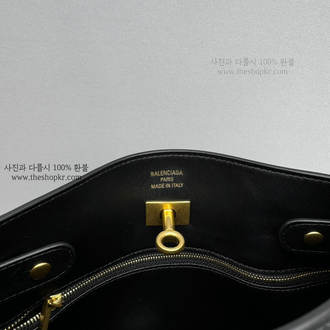 (카타) 발렌시아가 벨 에어 스몰 호보 백