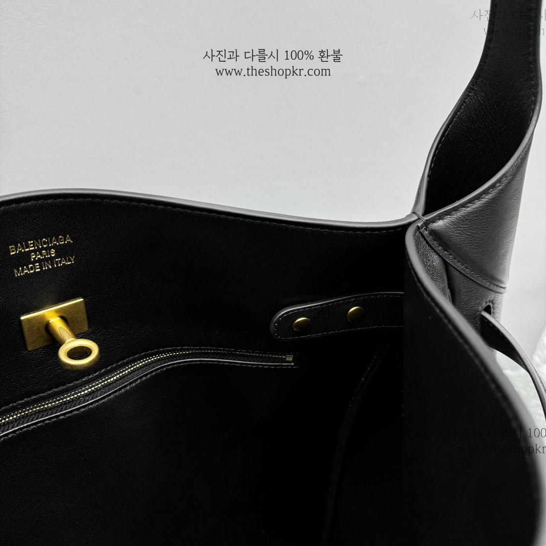(카타) 발렌시아가 벨 에어 라지 호보 백