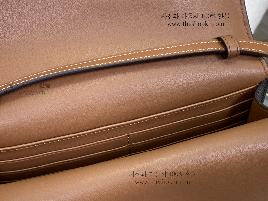 (흰고래) 셀린느 스트랩 지갑
