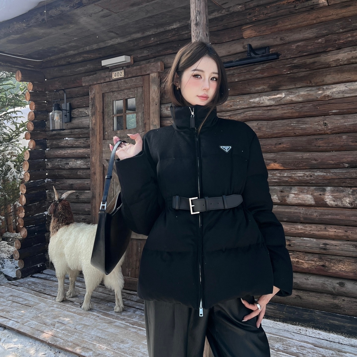 (청운) 프라다 트라이앵글 로고 패딩