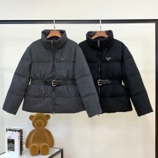 (청운) 프라다 트라이앵글 로고 패딩