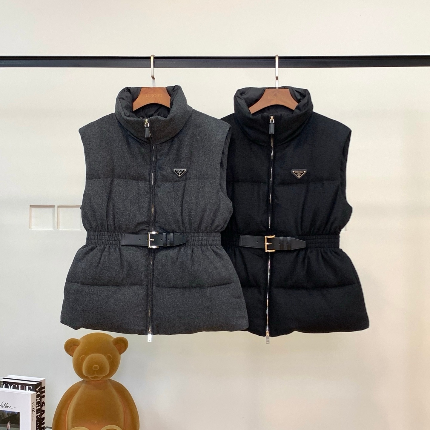 (청운) 프라다 벨트 다운 패딩 질레