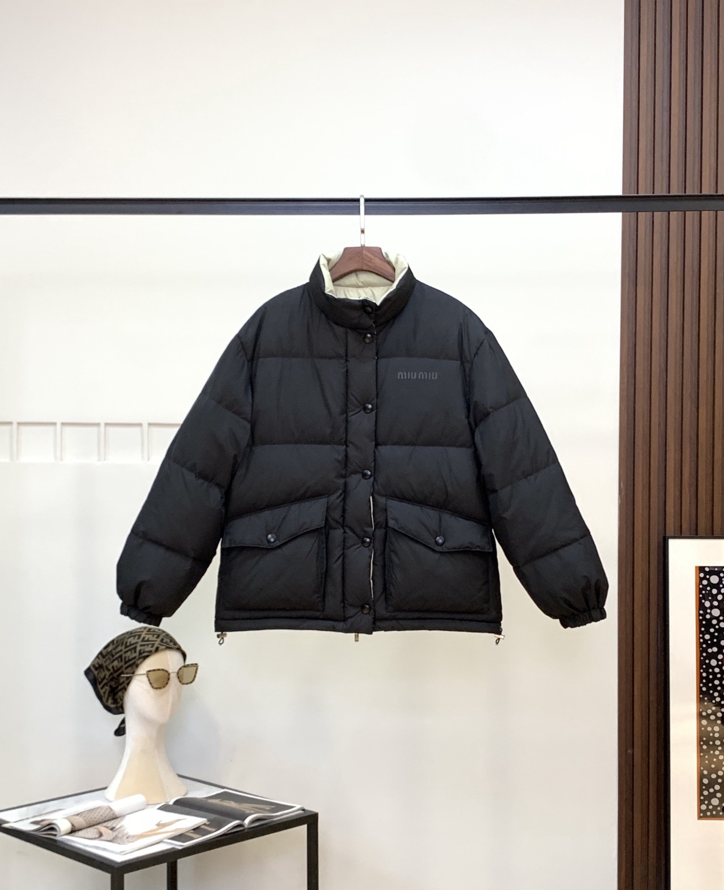 (청운) 미우미우 리버서블 테크니컬 퐁제 다운 재킷
