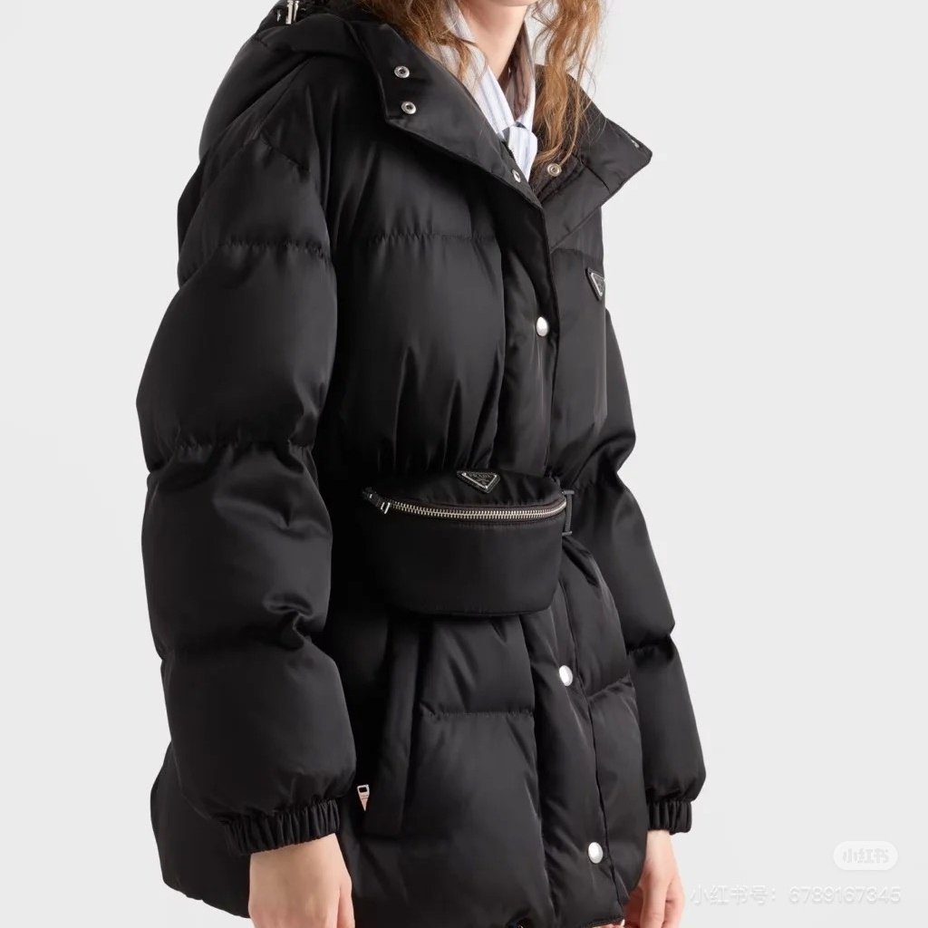 (청운) 프라다 리나일론 다운 필드 재킷