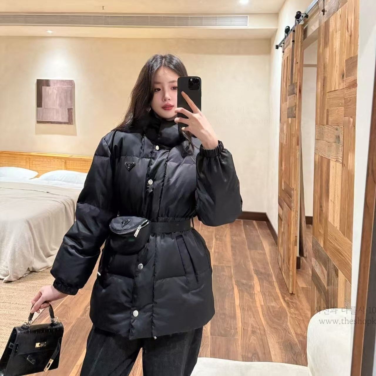 (청운) 프라다 리나일론 다운 필드 재킷