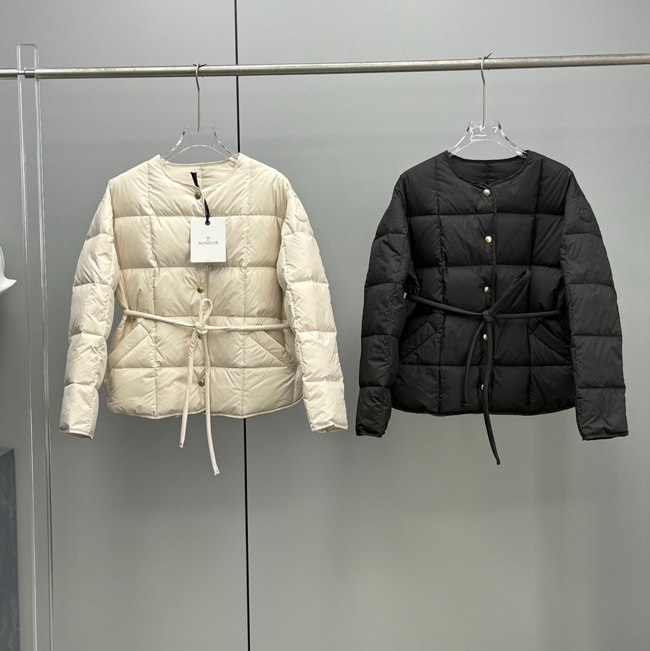 (청운) 몽클레어 카라마뉴 벨트 쇼트 다운 재킷