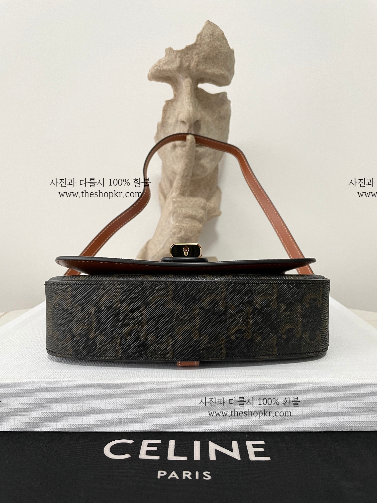 (블프) 셀린느 타부 트리옹프 스트랩 클러치 10I592