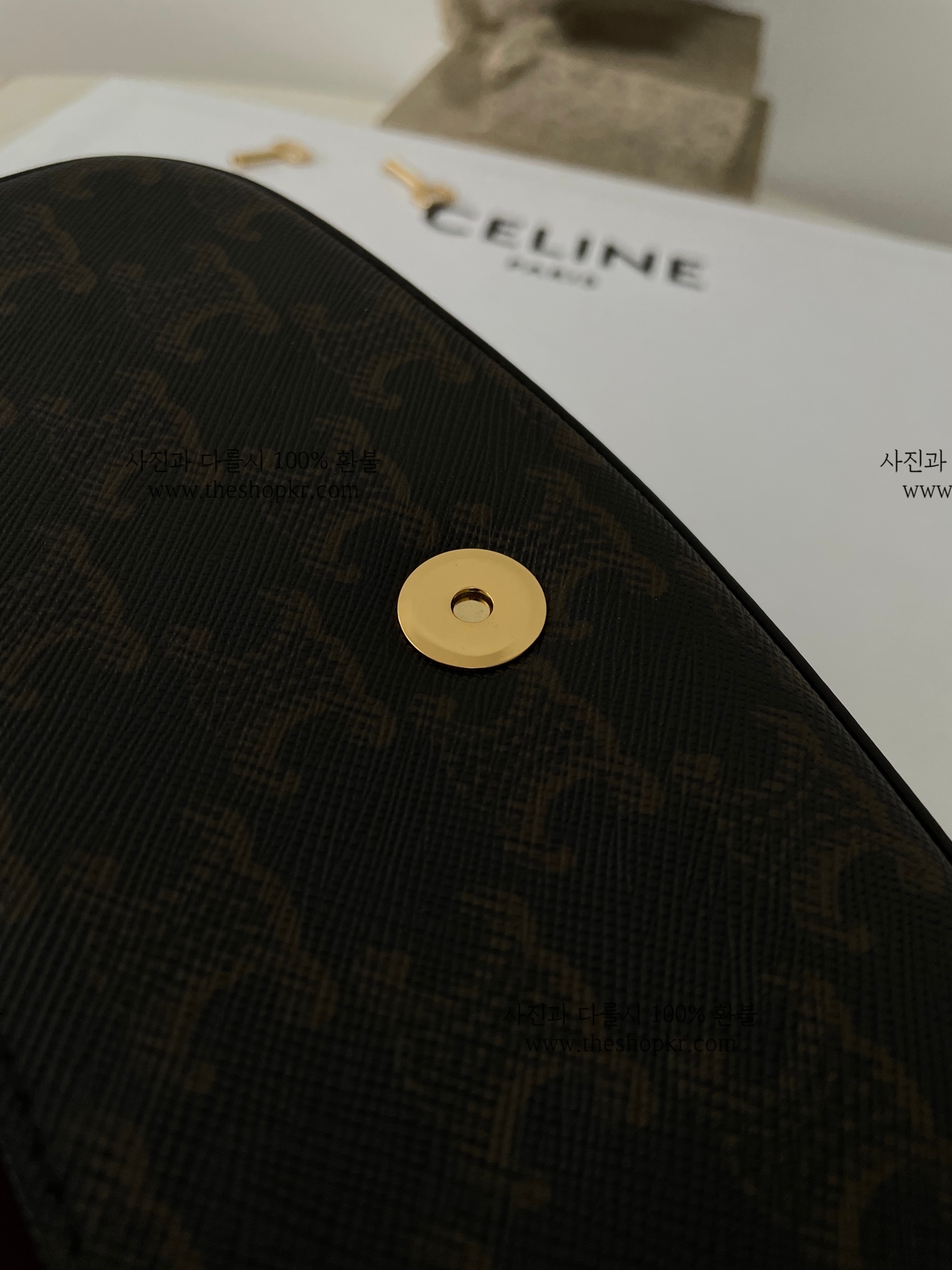 (블프) 셀린느 타부 트리옹프 스트랩 클러치 10I592